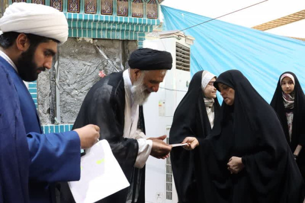 برندگان قرعهکشی آزمون حفظ عمومی قرآن در اهواز تجلیل شدند