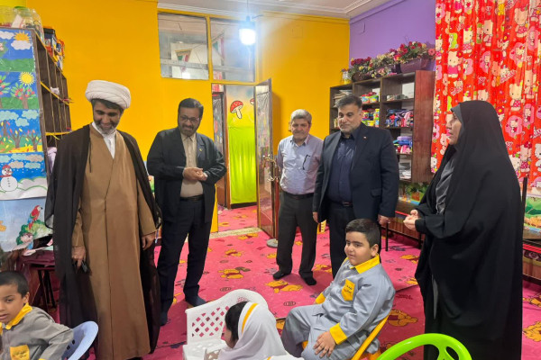 بازدید رئیس تبلیغات اسلامی مسجدسلیمان از مهدکودک قرآنی شکوفههای ایمان