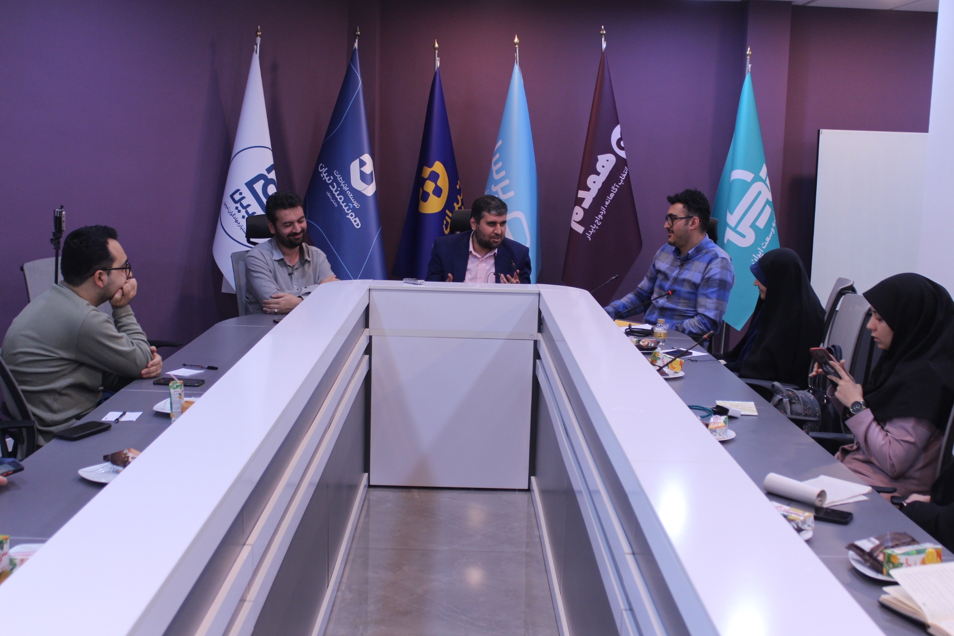 سیاهچالهی جمعیت در انتظار ایران است اگر... سیاهچالهی جمعیت در انتظار ایران است اگر...