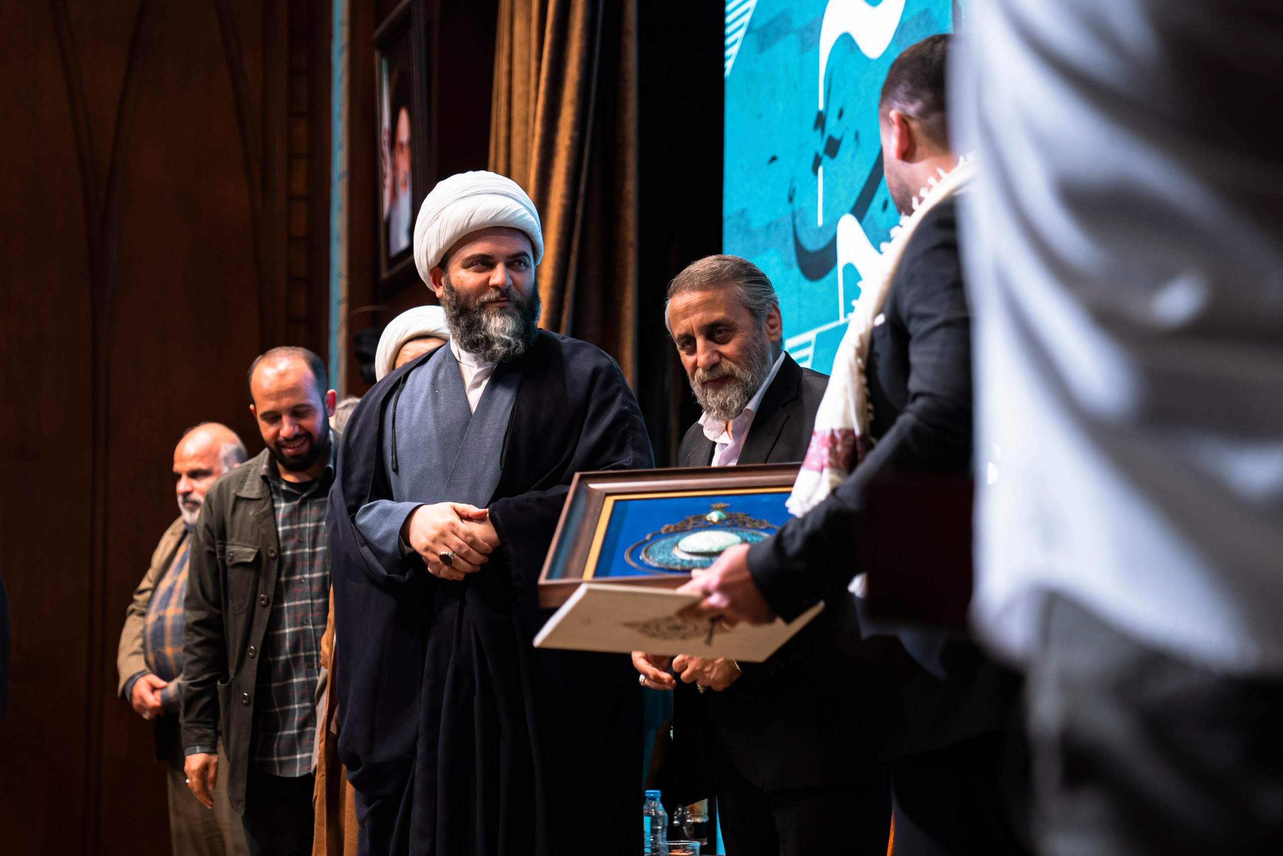 تاجران خیر کثیر تاجران خیر کثیر