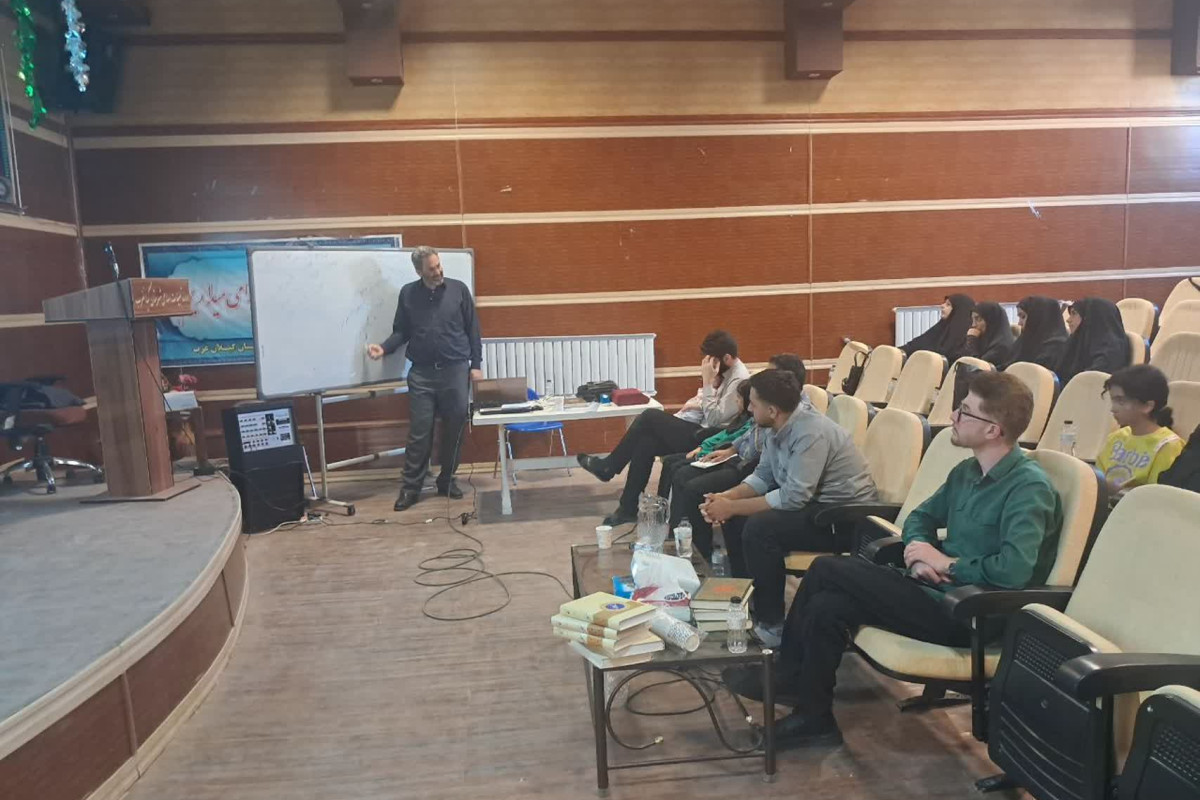 سلسله دوره های آموزشی تدبر در قرآن شهرستان گیلانغرب