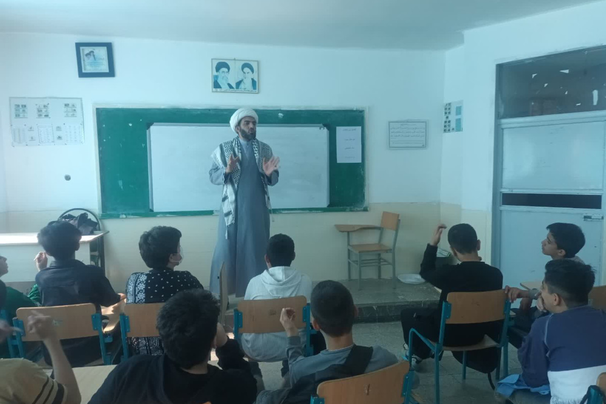 گفتمان «دین و انقلاب» در مدارس کنگاور