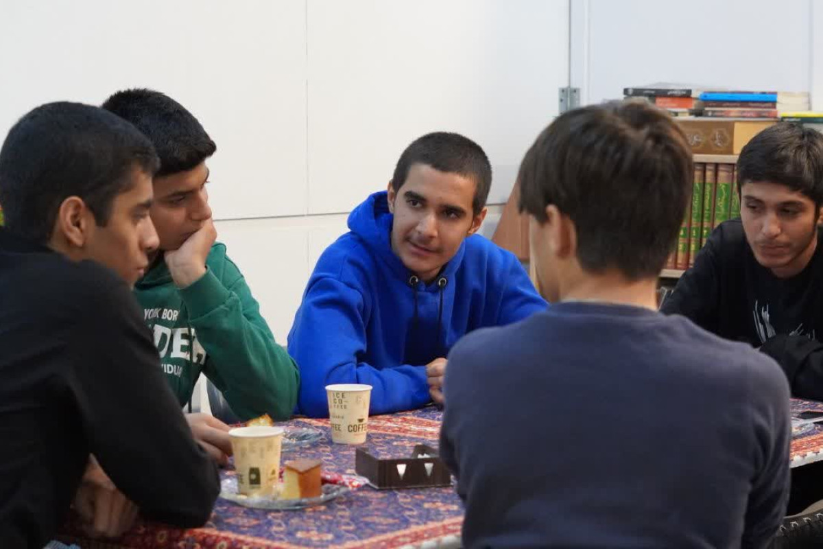 قرارگاه نوجوانی و دورهمی صمیمانه جمعی از نوجوانان فعال کرمانشاهی