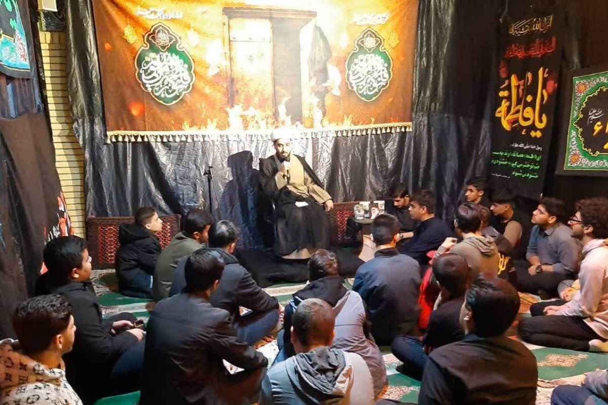 ایام فاطمیه و هیئت هفتگی دبیرستان دبیرستان صدرا پسرانه (متوسطه دوم) شهرستان سنقروکلیایی