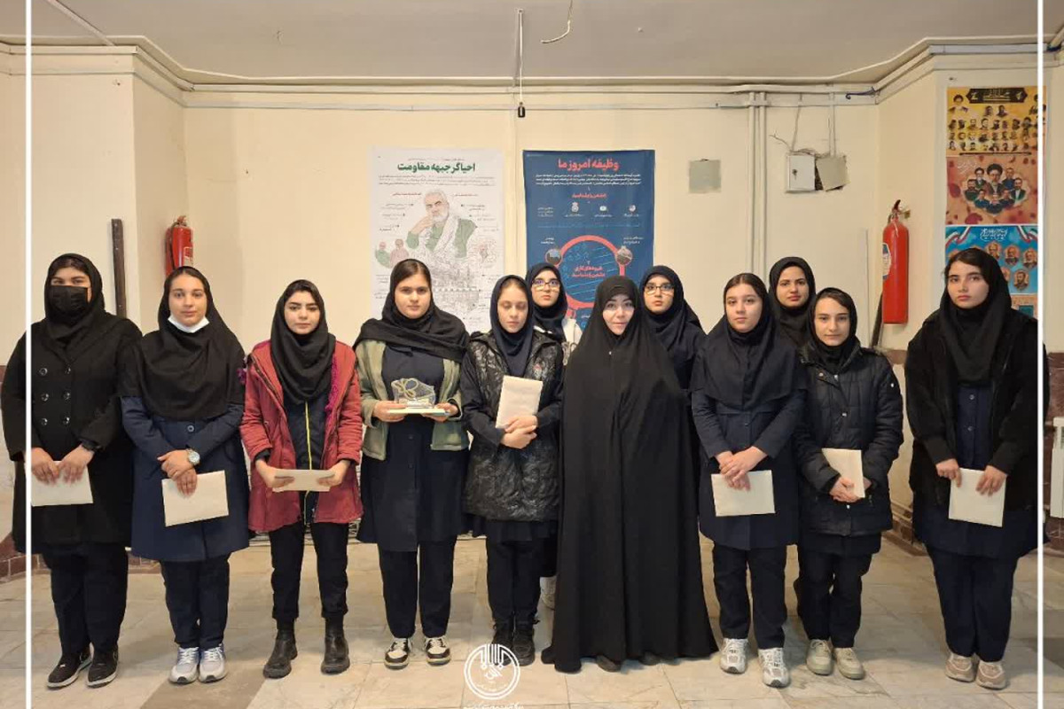 نشستی پر از انرژی و امید با سفیران قرارگاه نوجوانی دختران قدس در مدارس کرمانشاه