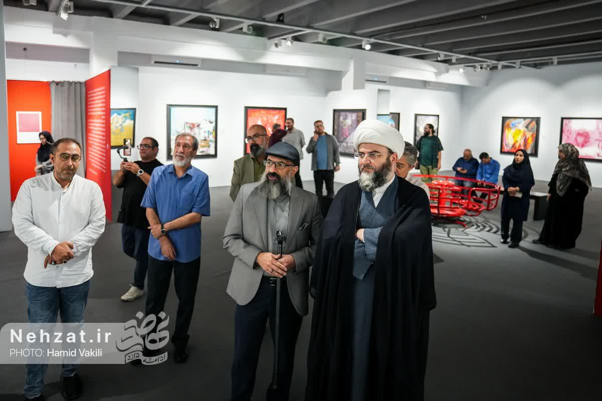 بازدید حجت‌الاسلام قمی از آثار نمایشگاه «مدرسه میناب»