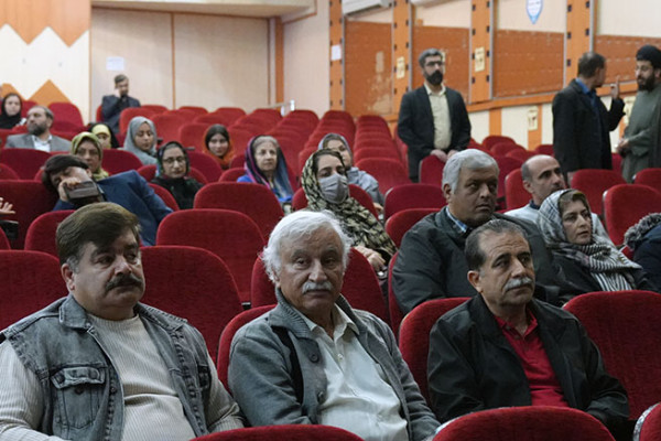 اکران تخصصی مستند سینمایی «ناخدا عباس» در بوشهر