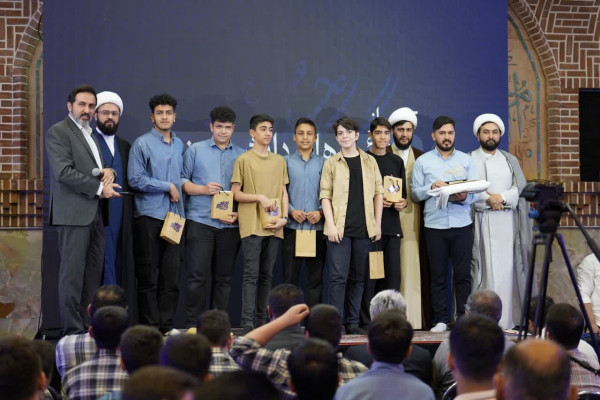 شاگرد کلاس حسینم