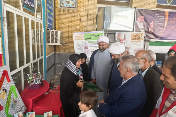 نمایشگاه جهاد تبیین گامی نو  در  روشنگری فسا