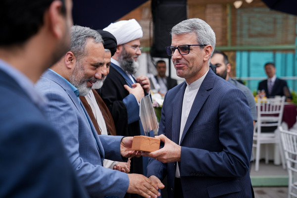 تهران ٹائمز ۴۶ سال کا ہو گیا