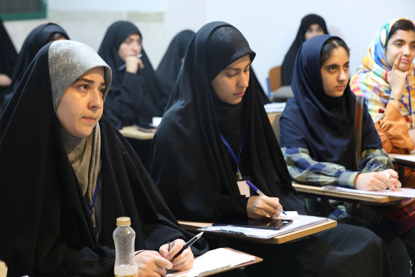 «هيستوري»؛ حملة للقراءة خاصة بالمراهقين