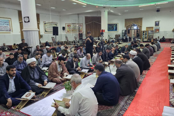 محفل انس با قرآن کریم در هفته دفاع مقدس