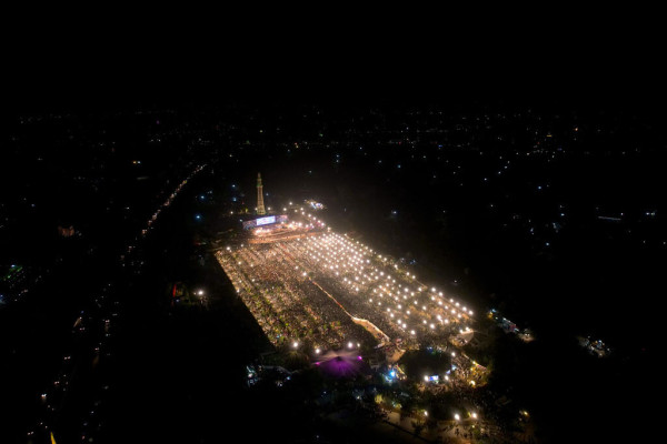 电视节目《Mahfel》：伊朗及世界各地的古兰经庆典