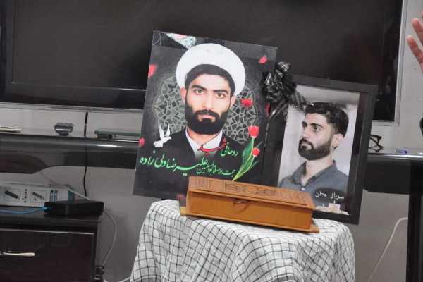 تکریم خانواده شهید طلبه شهید علیرضا ولی زاده