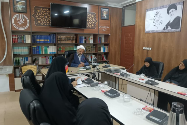 بانوان زمینه تعمیق شناخت نسبت به سیره حضرت زهرا(س) را فراهم کنند