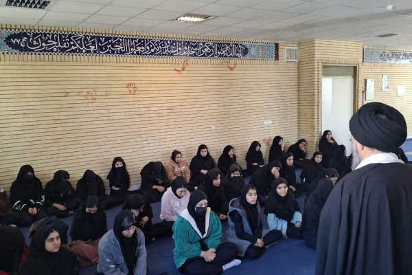 برگزاری گفتمان دینی عفاف و حجاب در دبیرستان الزهرا(س) شهرستان سرپل ذهاب