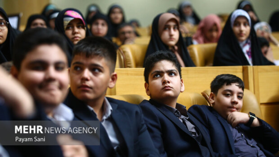 دورهمی صمیمانه جمعی از نوجوانان فعال کرمانشاه