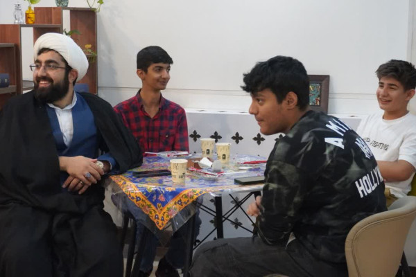 قرارگاه نوجوانی و دورهمی صمیمانه جمعی از نوجوانان فعال کرمانشاهی