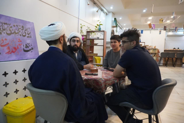 قرارگاه نوجوانی و دورهمی صمیمانه جمعی از نوجوانان فعال کرمانشاهی