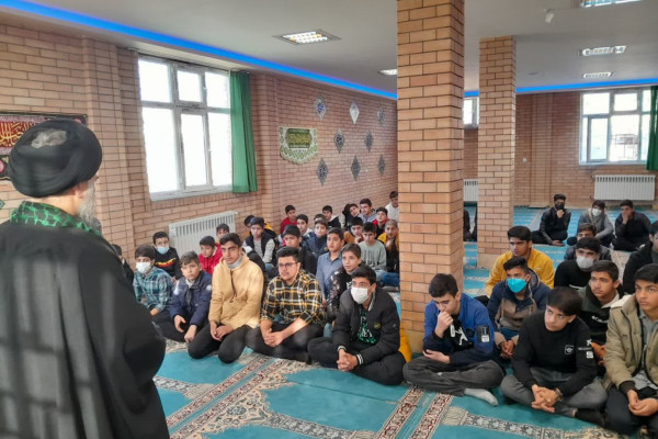 برگزاری گفتمان‌های دینی چهره به چهره در مدارس استان کرمانشاه