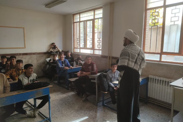 گفتمان دین و انقلاب در دبیرستان شهید بهشتی  شهرستان کنگاور