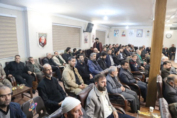 دیدار جامعه مداحان‌ و شعرای آئینی همدان با نماینده ولی فقیه در استان همدان