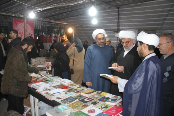 بازدید مدیرکل تبلیغات اسلامی فارس از نمایشگاه فرهنگی موکب انتظار در شهرک بزین شیراز