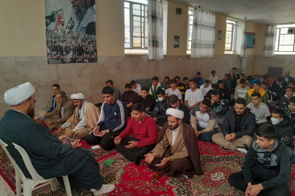 دیدار مسئولين اداره آموزش و پرورش  با مدیر و اساتید و اولیا مدرسه  و همچنین دانش آموزان شهرستان صحنه