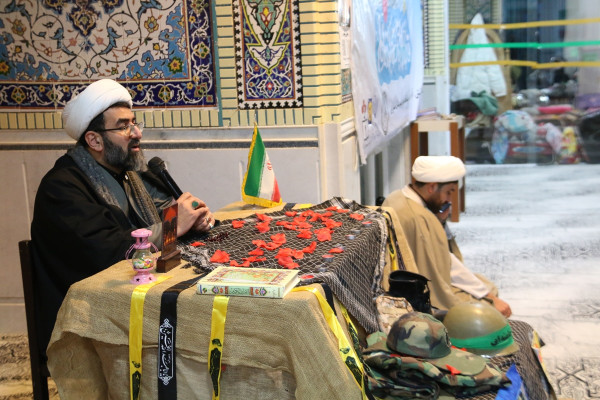 اعتکاف دخترانه همراه با عطر شهدا