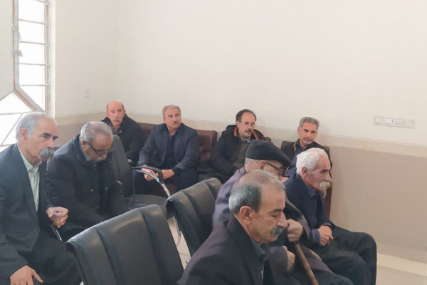 دیدار جمعی ازبزرگان و سادات شهر گهواره با سرپرست اداره تبلیغات اسلامی شهرستان دالاهو