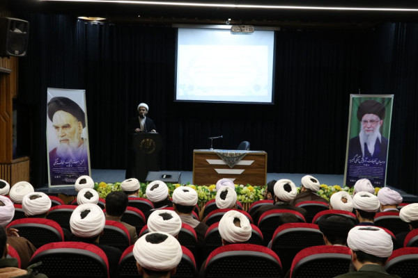 دوره علمی‌ـ‌پژوهشی حوزه معارف اسلام ناب استان گیلان، با هدف ارتقای سطح علمی و هم‌اندیشی اساتید و متولیان حوزه معارف، برگزار گردید