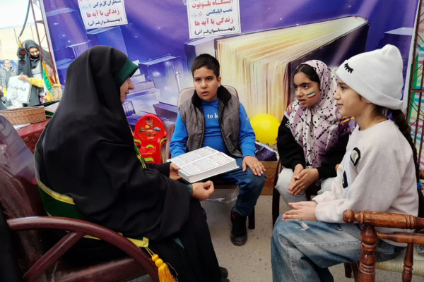 به مناسبت دهه مبارک فجر و اعیاد شعبانیه نهضت بانوان قرآنی کرمانشاه