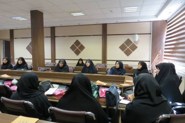 برگزاری هشتمین دوره توانمندسازی بانوان در استان کرمانشاه