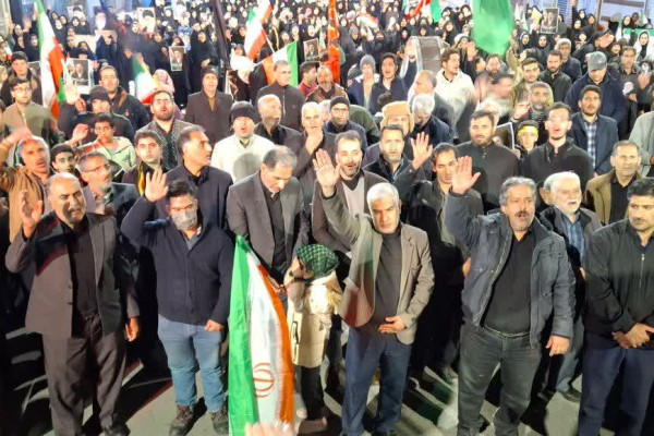 شب حماسه حضور مردم شهرستان صحنه در میدان شهید مطهری