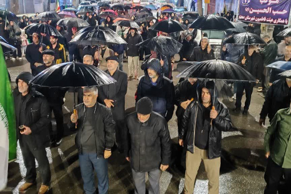 مردم شهرستان صحنه در هوای بارانی هم به میدان آمدند