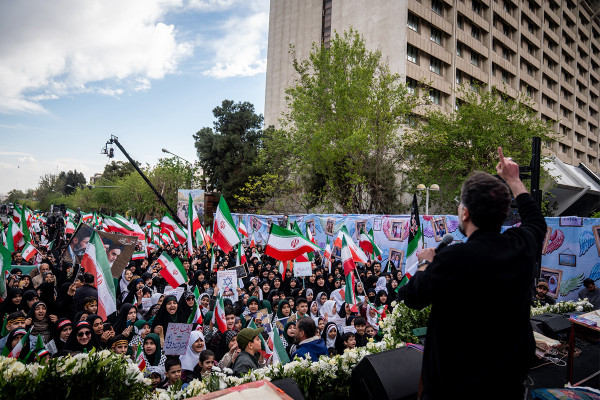 مراسم چهلم شهدای مدرسه میناب برگزار شد