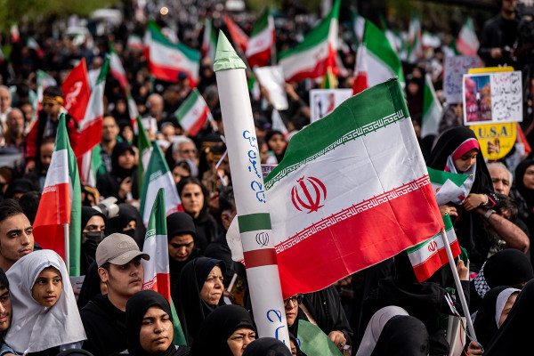 مراسم چهلم شهدای مدرسه میناب برگزار شد