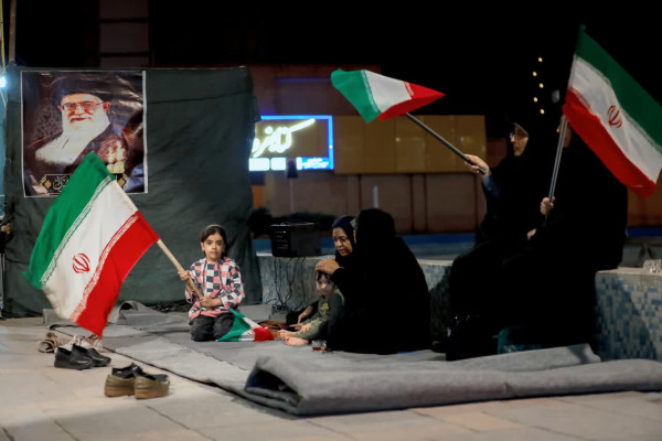 شیفت شب میدان خیابان با مردم است.