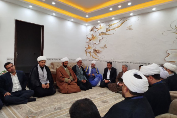 دیدار مدیرکل تبلیغات اسلامی کرمانشاه با خانواده شهید‌ والا مقام پاسدار ولی‌زاده