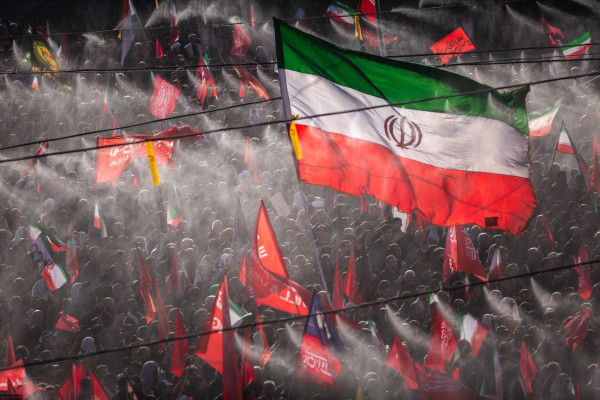 اقامه نماز بر پیکر رهبر شهید ایران