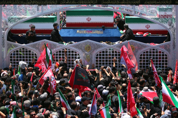 آیین تشییع پیکر مطهر رهبر شهید انقلاب در تهران برگزار شد