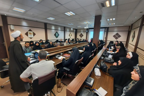 برگزاری کلاس روش تدریس دوره تربیت معلم تدبر قرآن کریم در کرمانشاه