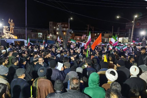 وداع مردم شهرکرد با ۳ سرباز قهرمان وطن