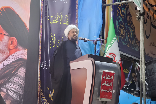 حضور مردم در خیابان و میادین فضیلتی بالاتر از نماز شب دارد