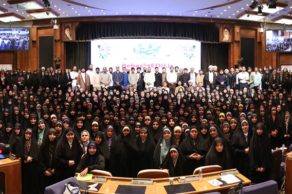 در مدار انقلاب اسلامی 