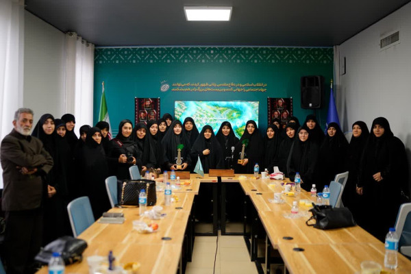 برگزاری نشست «انقلاب زنانه» با حضور اساتید حوزه زن و خانواده